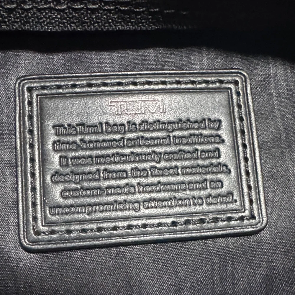 Tumi Alpha 2 Triple Compartment Black Nylon 💼 Briefcase / Crossbody Bag